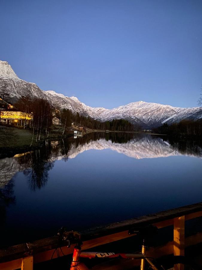 House On The Lake 보겐 외부 사진